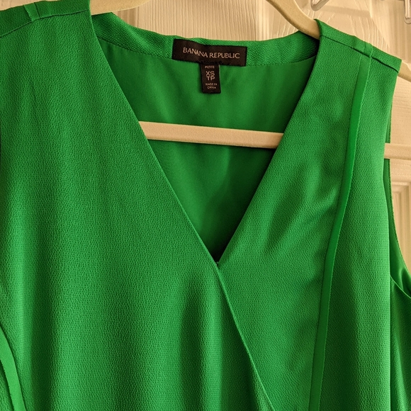 LIKE NEW Banana Republic Emerald Green Crepe Satin Wrap Dress Petite XS - Picture 2 of 9